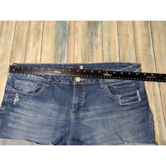Vigoss Distressed Denim Roll Cuff Shorts Size 15 Y2K Western Festival - Picture 4 of 6